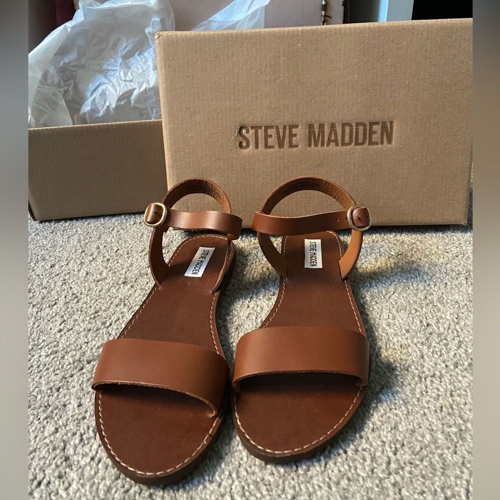 NWT Steve Madden Donddi Tan Leather Sandals